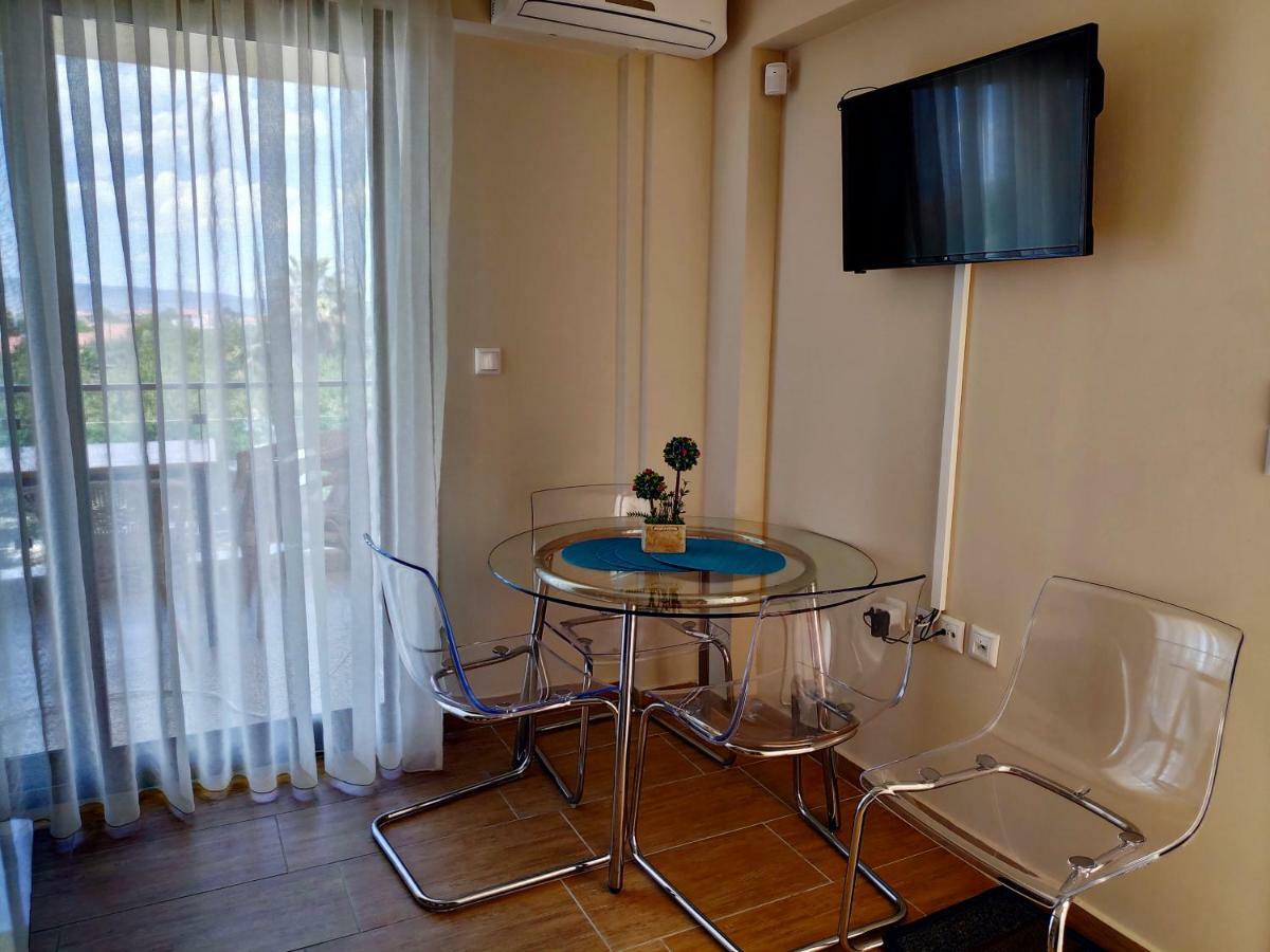 Ofrynio Deluxe Apartments Ofrínion 외부 사진