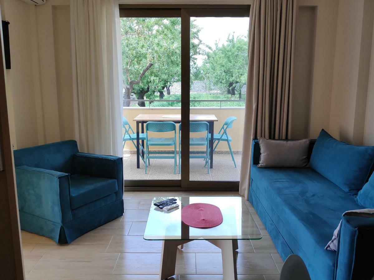 Ofrynio Deluxe Apartments Ofrínion 외부 사진
